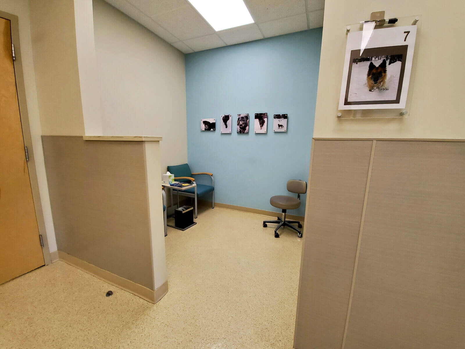 Our SCVIM nooks create a place for our team to quickly meet or discharge patients